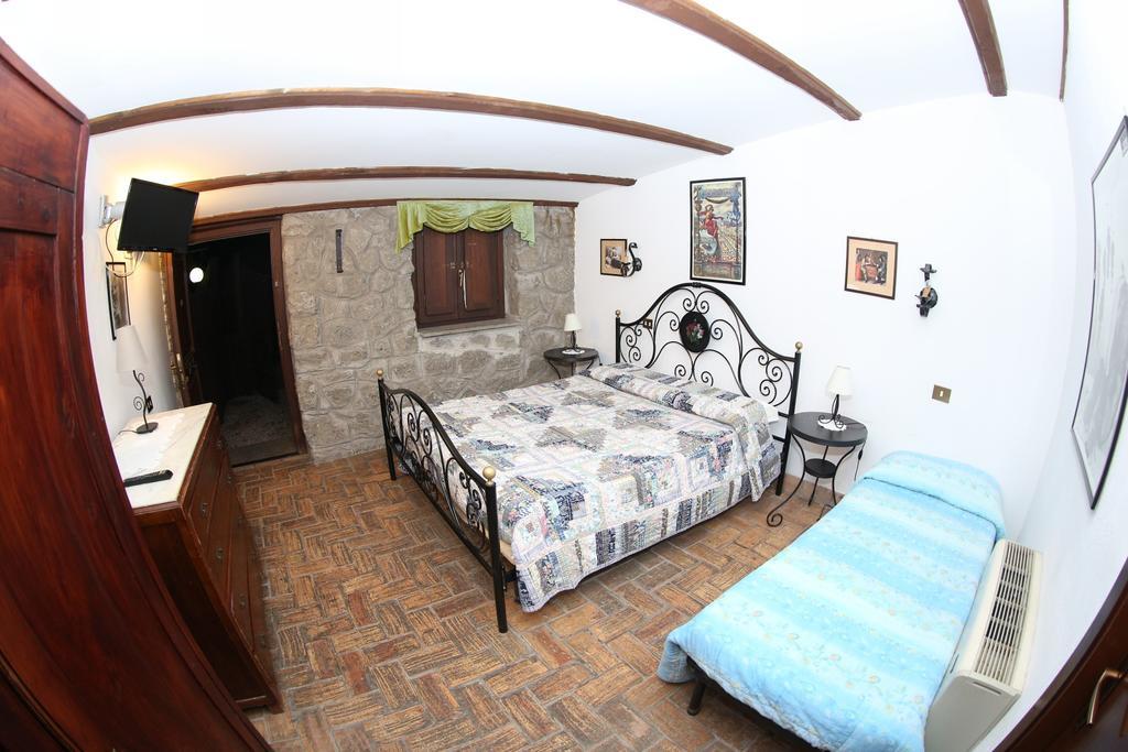 Agriturismo Monte Due Torri Genzano di Roma Bagian luar foto
